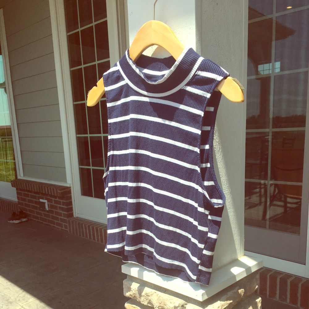 Cute striped cropped tee